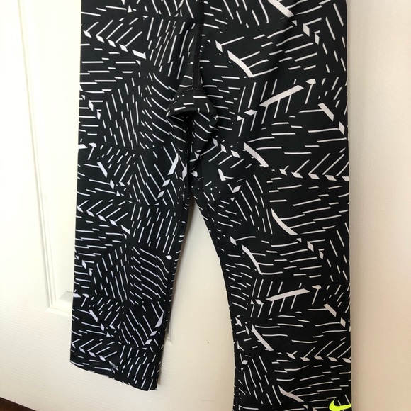 nike workout tights - Picture 3 of 3